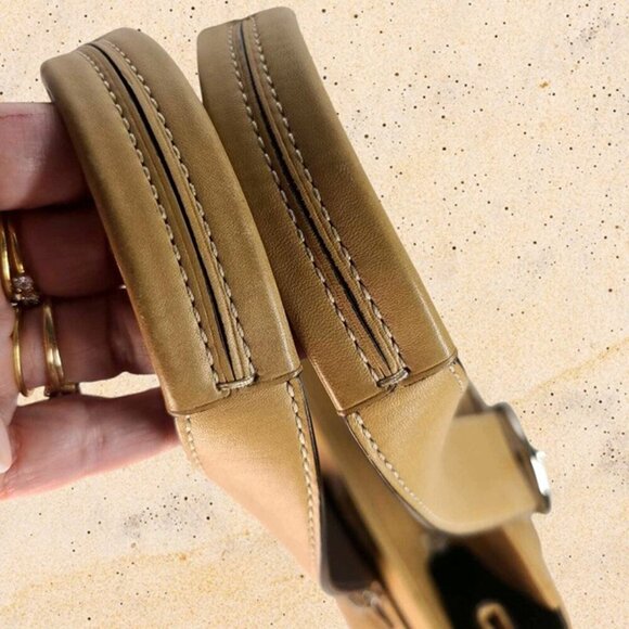 COACH Soho Tan Leather Bag in tan/camel - Picture 8 of 9